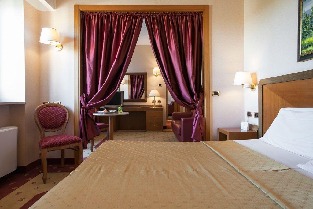 Grand Hotel La Chiusa Di Chietri Альберобелло Екстер'єр фото