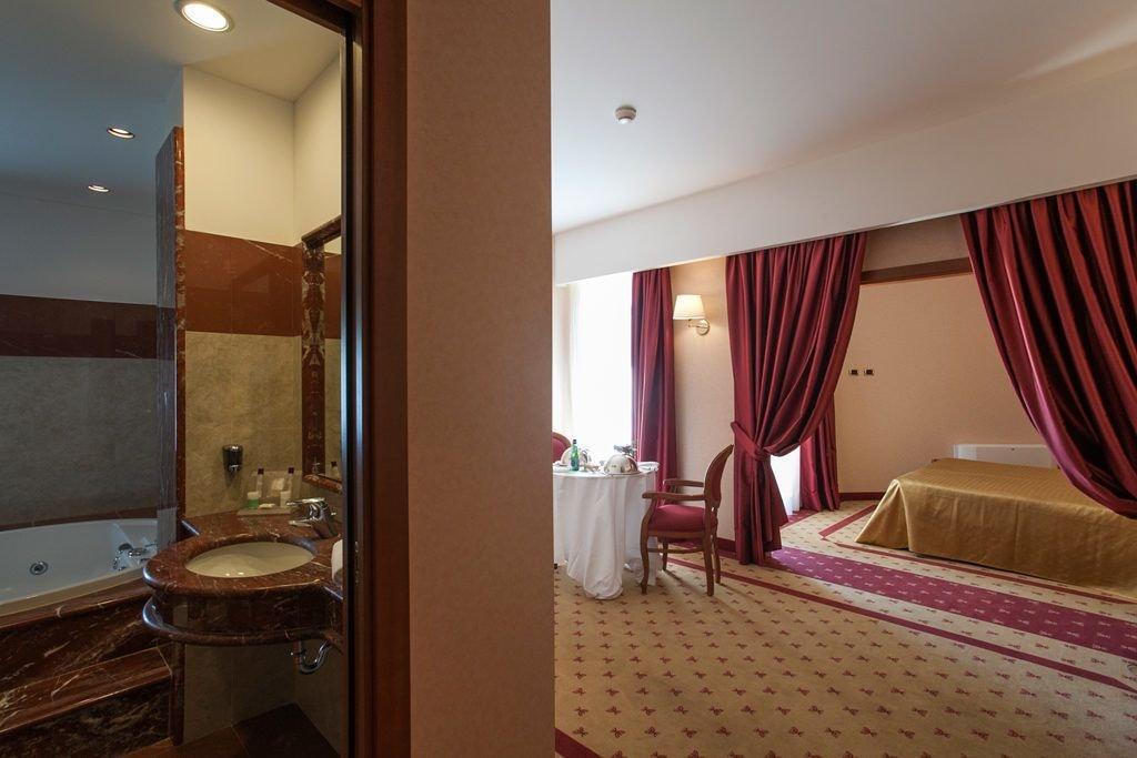 Grand Hotel La Chiusa Di Chietri Альберобелло Екстер'єр фото